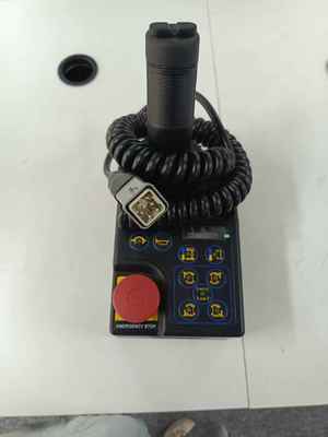 Caixa de Controle da Plataforma Tesoura PCU-V9 com Sistema Autodesenvolvido